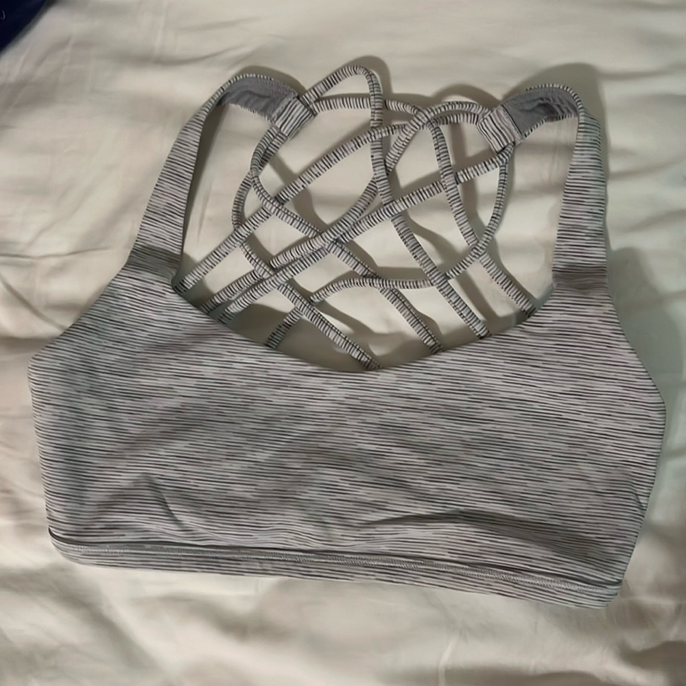 Lululemon Free to Be bra, size 4